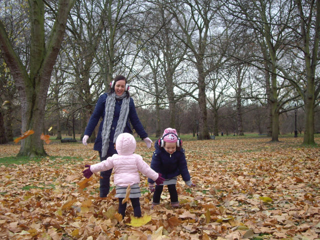Bea en Hyde Park con sus hijas