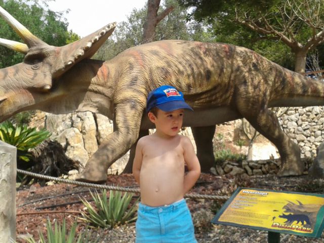 Visitar el Dinopark Algar con niños