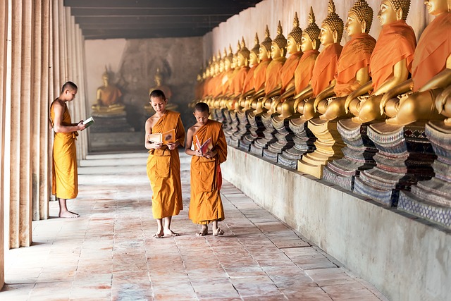 Niños en un templo