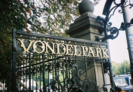 Entrada Vondelpark con niños