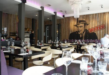 Tomar algo con niños en Urecht